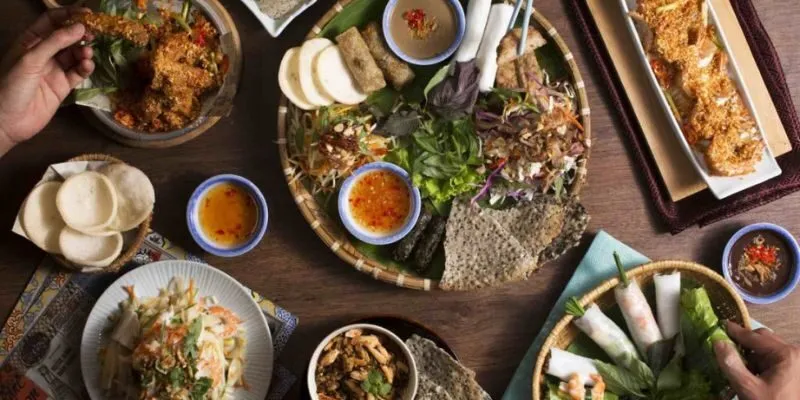A compilation of healthy eating habits for the holidays